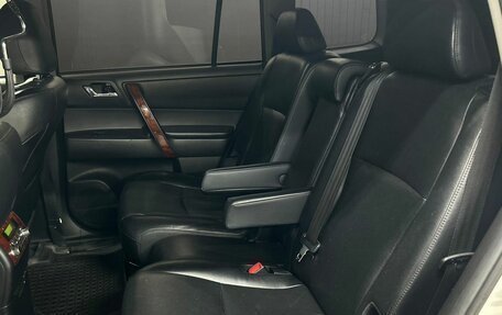 Toyota Highlander III, 2012 год, 2 099 900 рублей, 20 фотография