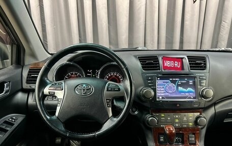 Toyota Highlander III, 2012 год, 2 099 900 рублей, 17 фотография