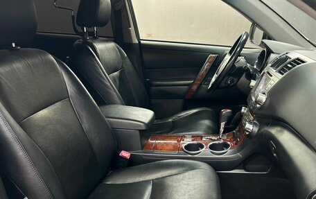 Toyota Highlander III, 2012 год, 2 099 900 рублей, 30 фотография