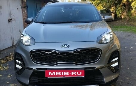 KIA Sportage IV рестайлинг, 2018 год, 2 650 000 рублей, 2 фотография