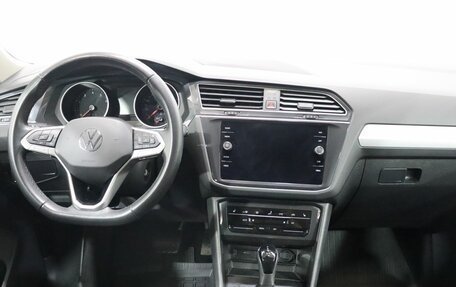 Volkswagen Tiguan II, 2021 год, 3 290 000 рублей, 13 фотография