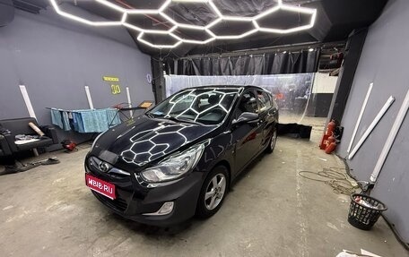 Hyundai Solaris II рестайлинг, 2012 год, 750 000 рублей, 1 фотография