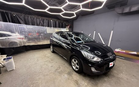 Hyundai Solaris II рестайлинг, 2012 год, 750 000 рублей, 2 фотография
