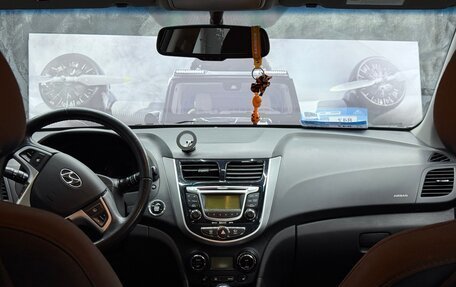 Hyundai Solaris II рестайлинг, 2012 год, 750 000 рублей, 13 фотография