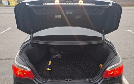 BMW 5 серия, 2004 год, 980 000 рублей, 13 фотография