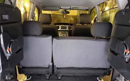 Toyota Noah III, 2007 год, 1 100 000 рублей, 8 фотография