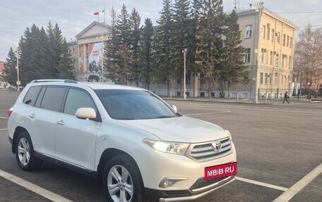 Toyota Highlander III, 2011 год, 2 400 000 рублей, 2 фотография