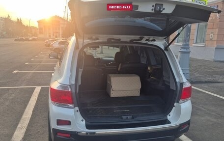 Toyota Highlander III, 2011 год, 2 400 000 рублей, 5 фотография