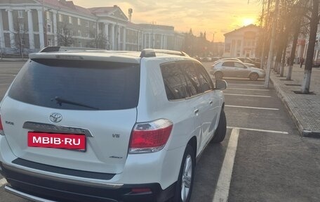 Toyota Highlander III, 2011 год, 2 400 000 рублей, 24 фотография