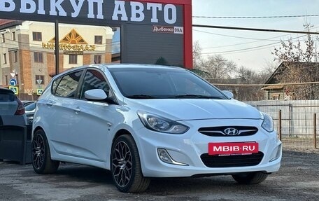 Hyundai Solaris II рестайлинг, 2012 год, 700 000 рублей, 2 фотография