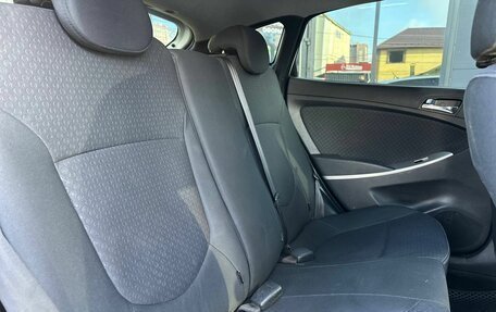 Hyundai Solaris II рестайлинг, 2012 год, 700 000 рублей, 17 фотография