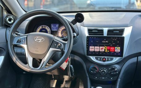 Hyundai Solaris II рестайлинг, 2012 год, 700 000 рублей, 19 фотография