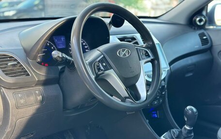 Hyundai Solaris II рестайлинг, 2012 год, 700 000 рублей, 27 фотография