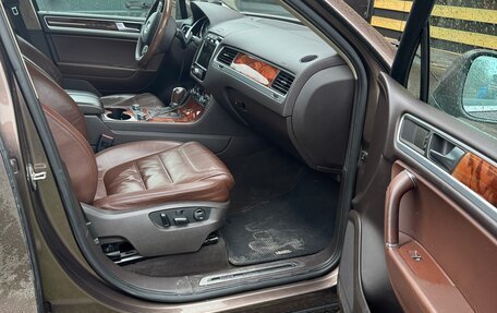 Volkswagen Touareg III, 2011 год, 1 850 000 рублей, 8 фотография