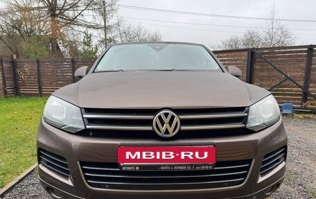 Volkswagen Touareg III, 2011 год, 1 850 000 рублей, 3 фотография
