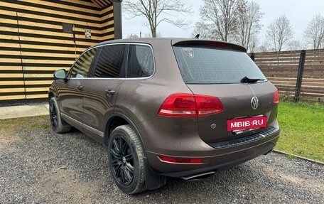 Volkswagen Touareg III, 2011 год, 1 850 000 рублей, 6 фотография