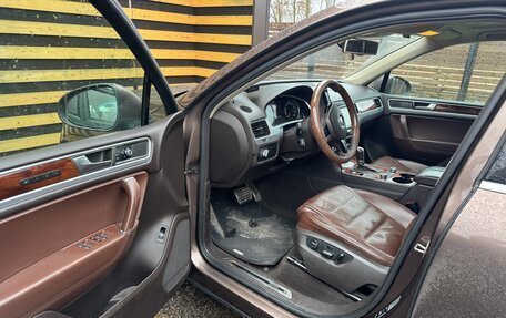 Volkswagen Touareg III, 2011 год, 1 850 000 рублей, 12 фотография