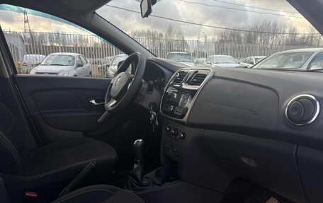 Renault Logan II, 2016 год, 580 000 рублей, 12 фотография