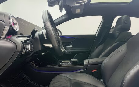 Mercedes-Benz A-Класс, 2022 год, 2 100 000 рублей, 13 фотография