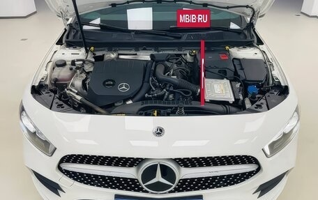 Mercedes-Benz A-Класс, 2022 год, 2 100 000 рублей, 17 фотография