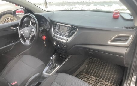 Hyundai Solaris II рестайлинг, 2017 год, 1 050 000 рублей, 10 фотография