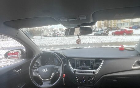 Hyundai Solaris II рестайлинг, 2017 год, 1 050 000 рублей, 11 фотография