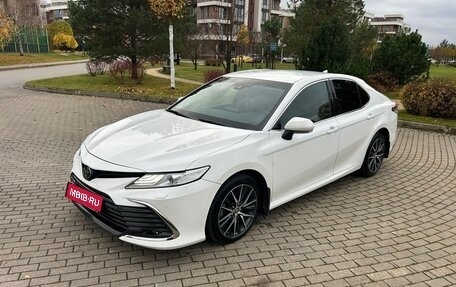 Toyota Camry, 2021 год, 3 500 000 рублей, 2 фотография