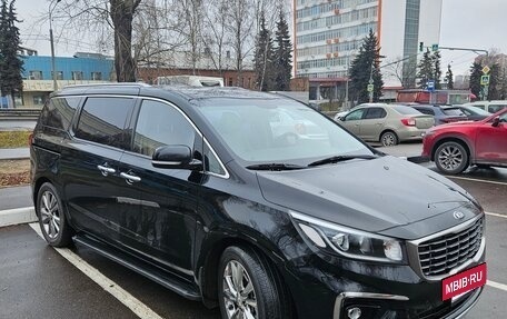 KIA Carnival III, 2019 год, 2 950 000 рублей, 2 фотография