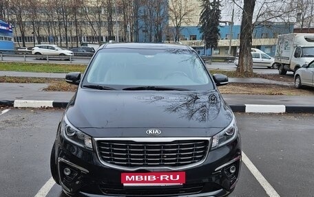 KIA Carnival III, 2019 год, 2 950 000 рублей, 3 фотография