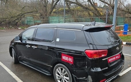 KIA Carnival III, 2019 год, 2 950 000 рублей, 5 фотография