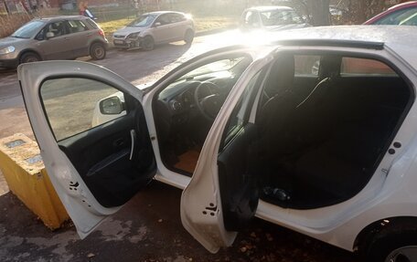 Renault Logan II, 2016 год, 690 000 рублей, 10 фотография