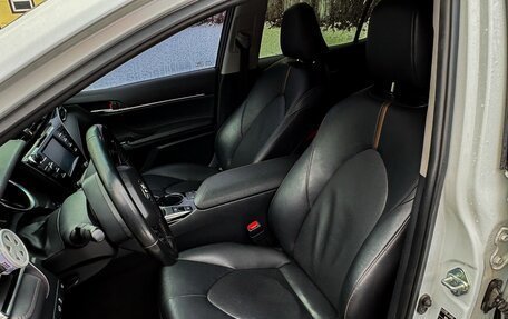 Toyota Camry, 2021 год, 3 400 000 рублей, 8 фотография