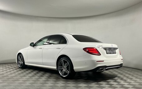 Mercedes-Benz E-Класс, 2019 год, 4 049 000 рублей, 3 фотография