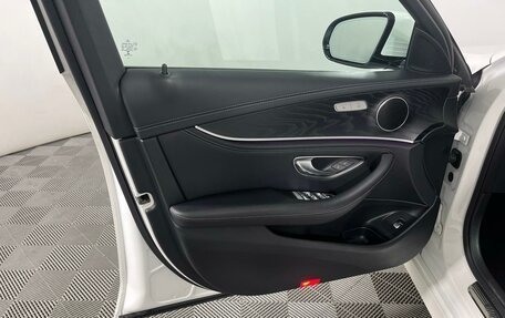 Mercedes-Benz E-Класс, 2019 год, 4 049 000 рублей, 19 фотография