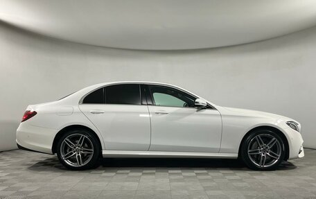 Mercedes-Benz E-Класс, 2019 год, 4 049 000 рублей, 16 фотография