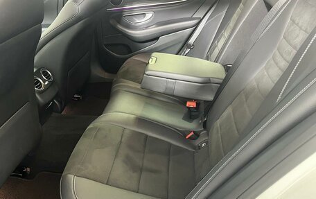 Mercedes-Benz E-Класс, 2019 год, 4 049 000 рублей, 21 фотография