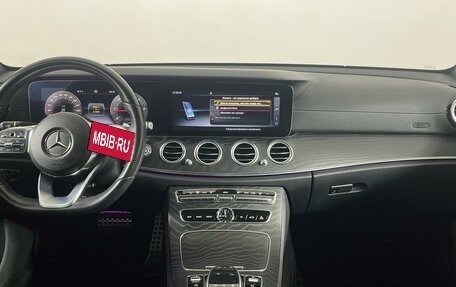 Mercedes-Benz E-Класс, 2019 год, 4 049 000 рублей, 23 фотография