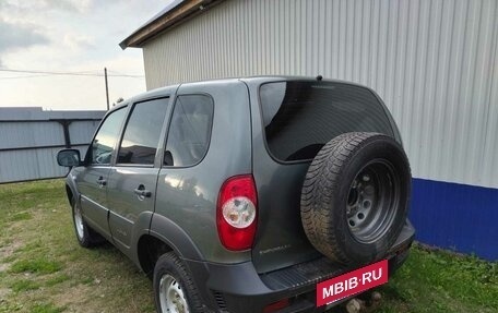 Chevrolet Niva I рестайлинг, 2018 год, 650 000 рублей, 4 фотография