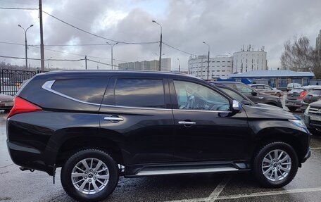 Mitsubishi Pajero Sport III рестайлинг, 2017 год, 2 550 000 рублей, 7 фотография