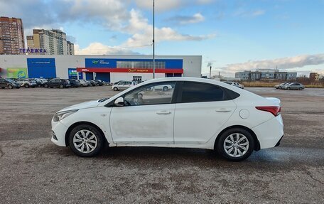 Hyundai Solaris II рестайлинг, 2017 год, 630 000 рублей, 3 фотография