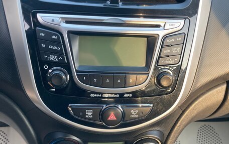 Hyundai Solaris II рестайлинг, 2011 год, 799 000 рублей, 10 фотография