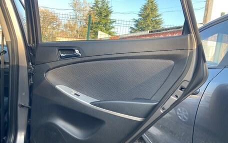 Hyundai Solaris II рестайлинг, 2011 год, 799 000 рублей, 20 фотография