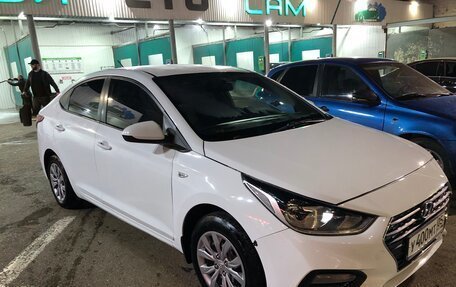 Hyundai Solaris II рестайлинг, 2018 год, 740 000 рублей, 2 фотография