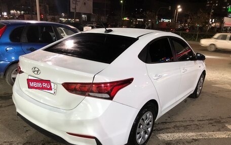 Hyundai Solaris II рестайлинг, 2018 год, 740 000 рублей, 3 фотография