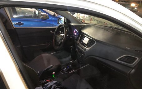 Hyundai Solaris II рестайлинг, 2018 год, 740 000 рублей, 11 фотография