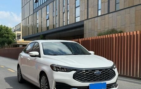 Ford Escort, 2022 год, 1 600 000 рублей, 3 фотография