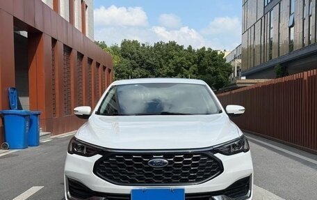 Ford Escort, 2022 год, 1 600 000 рублей, 2 фотография