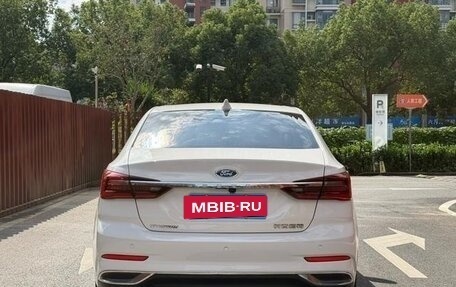 Ford Escort, 2022 год, 1 600 000 рублей, 5 фотография