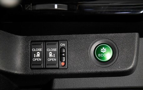 Honda Stepwgn IV, 2016 год, 2 000 000 рублей, 18 фотография