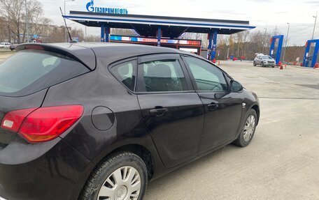 Opel Astra J, 2013 год, 350 000 рублей, 2 фотография
